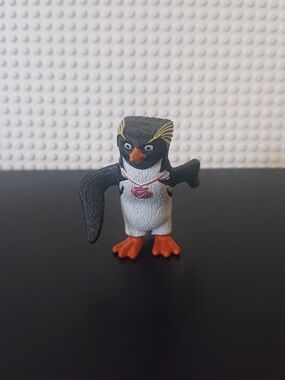 2007 McDonald's Surf's Up Film - Cody Maverick Penguin PVC  Figure - Cake Topper